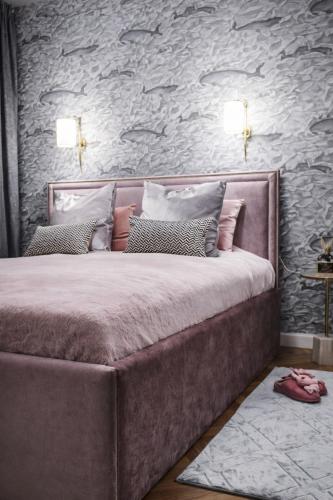 Łóżko tapicerowane Emma gładkie z pinezkami złotymi Ikoo 7 pudrowy róż.png