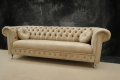 Sofa Typu chesterfield bez funkcji spania 3 osobowa z gładkim siedziakem beż capuchino.png