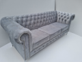 3 os sofa chesterfield kedra po skosie.png
